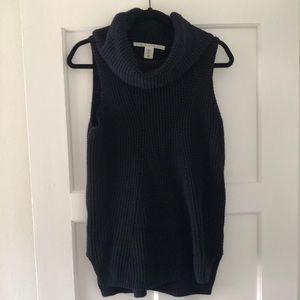 Navy Max Studio cowl sleeveless sweater. Medium